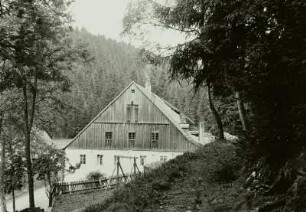 Sankt Joachimsthal (Jáchymov), Eliasschacht westlich des Ortes im Eliasbachtal, Huthaus