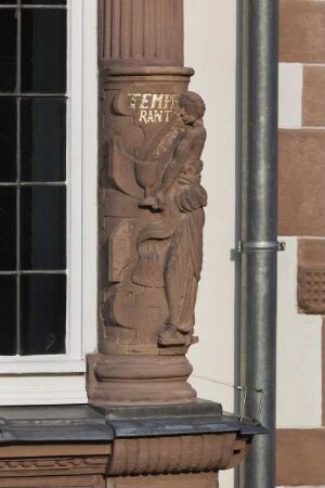 Neue Ratsstube — Relief