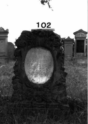 Grabstein 102