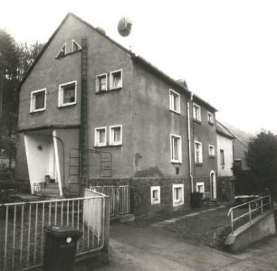 Cossebaude, Talstraße 103 a-c. Wohnsiedlung der Baugenossenschaft Dresden-Land. Doppelwohnhaus (1919/1920)