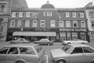 Renovierung der Außenfassade des Gebäudes der ehemaligen Drogerie Roth in der Herrenstraße 26 - 28