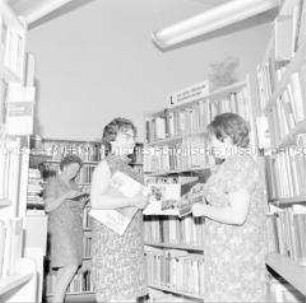 In der Fachbibliothek des VEB Schwermaschinenbau S. M. Kirow Leipzig