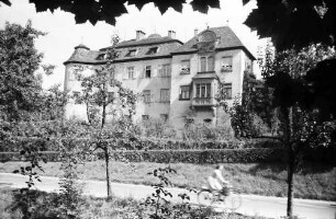 Neuweier: Schloss