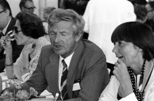 27. Tagung 1977 Chemiker; Sitzreihen im Theater: K. Tizian, ?