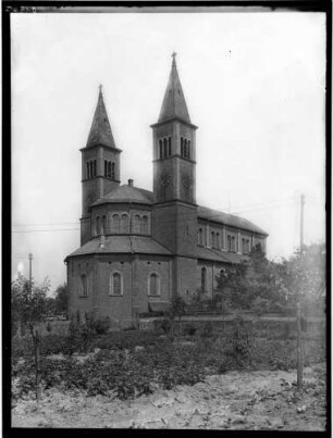 Bulach Katholische Sankt Cyriakus Kirche Außenansicht von Südwesten