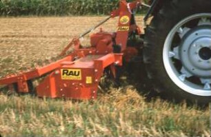 Fotografie: Bodenbearbeitung, Stoppelbearbeitung, Zinkenrotor