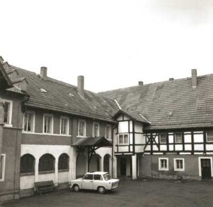 Wilsdruff-Herzogswalde. Schloß (Hotel; 1851/1900). Wirtschaftshof (Südseite datiert 1769)