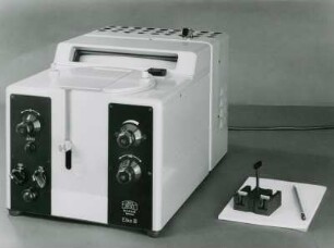 Elektrophotometer "ELKO III" der Carl Zeiss AG