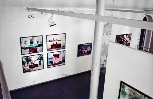 Kulturzentrum Marstall: Ausstellung "Die Rote Couch" von Horst Wackerbarth