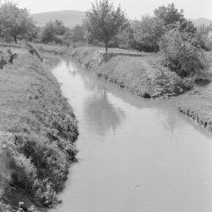 Bewässerungskanal in Kurtovo Konare
