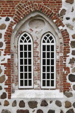 Chorfenster der Feldsteinkirche in Gudow