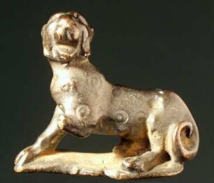 Kleine Statuette eines hockenden Panthers