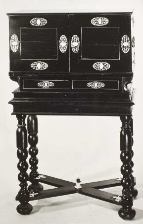 Kabinettschrank