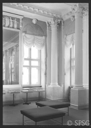 Potsdam, Marmorpalais, Festsaal, nach der Restaurierung, Armeemuseum.