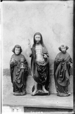 Wasenweiler Sankt Vituskapelle Hochaltar Heiligenfiguren Johannes, Christus und Petrus