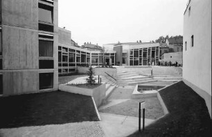 Freiburg: Haus der Jugend; Hof mit Bühne
