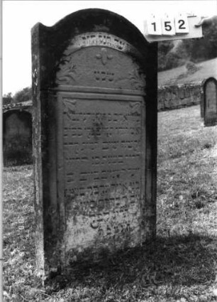 Grabstein 152