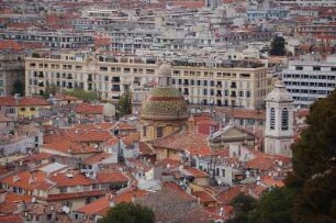 Nizza - Stadtübersicht : Blick vom Schlossberg auf Stadtzentrum mit Kathedrale in Nizza, 2006