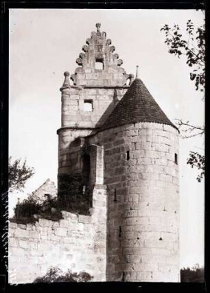 Schloß; Östlicher Eckturm und Giebelwand