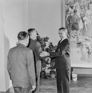 Bautzen. 60. Geburtstag des Vorsitzenden der Domowina Kurt Krjenc (deutscher Name Kurt Krenz, 1907-1978)