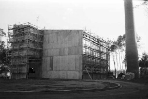 Bau des städtischen Fernheizwerks in der Waldstadt.