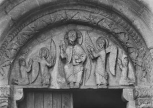 Christus als Pantokrator flankiert von zwei Engeln und Stiftern