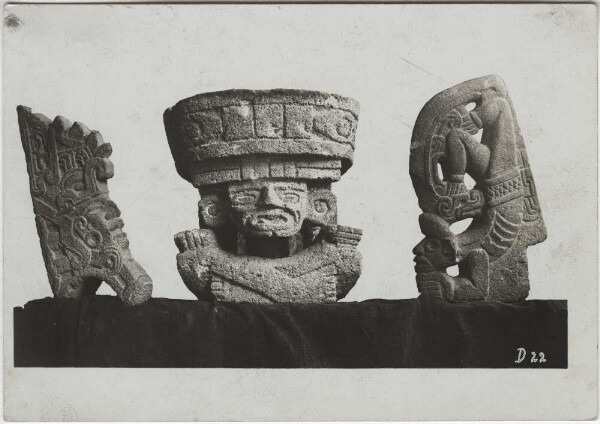 Stone palmas (human head, human figure) Stone fire basin. Guillermo de Heredia Collection.