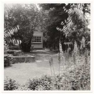 Garten Dr. Bahr: Blick zum Haus