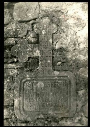 alter Friedhof. Grabkreuz d. Johann Zimmermann 1730