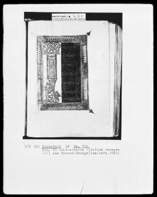 Evangeliar mit Capitulare, Palastschule Karls des Kahlen — Initialzierseite: I(nitium), Folio 70recto