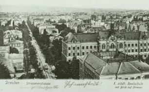 Dresden-Johannstadt. Blick über die I. Städtische Realschule, Marschnerstraße 18, nach Südosten auf die Striesener Straße