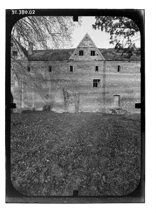 Plattenburg. Burganlage (Erwähnung 1319). Unterburg von Südwest