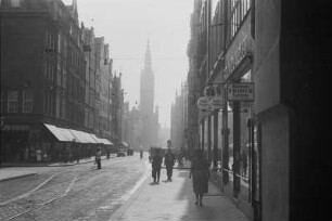 Langgasse in Danzig : Ansicht der Langgasse in Danzig mit Blick auf das sogenannte Rechtstädtisches Rathaus.