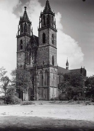 Magdeburg. Dom zu Magdeburg St. Mauritius und Katharina (1363 geweiht). Ansicht von Südwesten