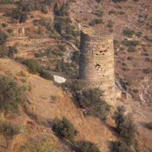 Andros, Antiker Marmorturm, Antiker Marmorturm, 4. Jh. v. Chr., bei Agios Petros über der Westküste, 20 m Höhe, mehrgeschossig