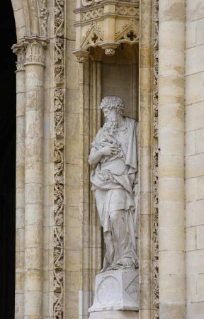 Frankreich. Centre. Loiret. Orleans. Cathedrale Sainte Croix. Aussen. Statue am Portal