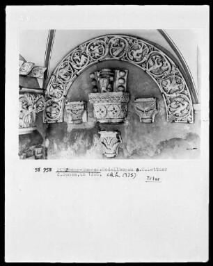 Bogen und Kapitell des ehemaligen Ostlettners des Domes
