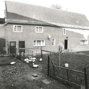 Markranstädt-Meyhen, Dorfplatz 5. Zweiseithof (1801/1900). Wohnhaus. Eingangsseite