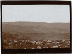 Kette des Karn sartab [?] v. W (v. nördl v. megdel [medschdel, medjdel] beni fadil) [Megdel beni fadil]