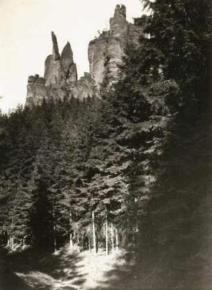 Elbsandsteingebirge. Brosinnadel und Flachsköpfe ostwärts der Schrammsteine (Dr. Brosin 1903 abgestürzt)