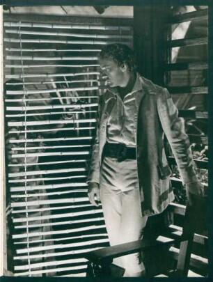 [Fredric March en "Anthony Adverse"]
