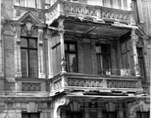 Görlitz-Altstadt, Augustastraße 31. Wohnhaus (um 1890). Balkon (1. Obergeschoß)