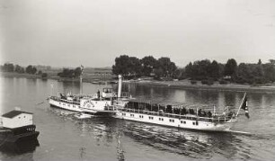 Personen-Seitenraddampfer "Lössnitz" (1873, Werft Blasewitz). Aufnahme Heidenau
