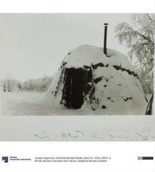 Schneebedeckte Erdkote