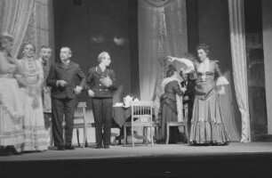 Szenenbilder aus der Operette "Der Opernball" von Richard Heuberger in einer Aufführung des Brandenburgischen Landestheaters in Potsdam