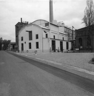 Uebigau-Wahrenbrück-Domsdorf. Brikettfabrik Louise (1882/1991 Kohleabbau; seit 1992 Technisches Denkmal). Trockendienst-Gebäude