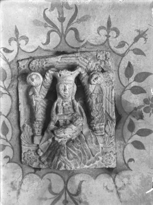 Madonna wird von Christus und Gottvater gekrönt