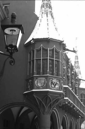 Freiburg: Erker des Kaufhauses