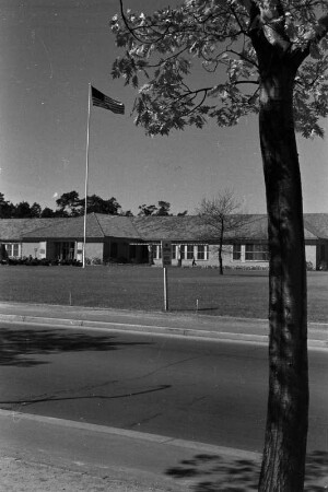 Berlin-Dahlem. Truman-Hall. Blick zum Eingang