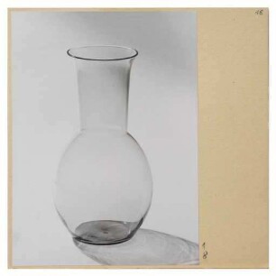 Blumenvase aus Glas mit zylindrischem Hals (Werkbundkiste Vasen, Bildtafel)